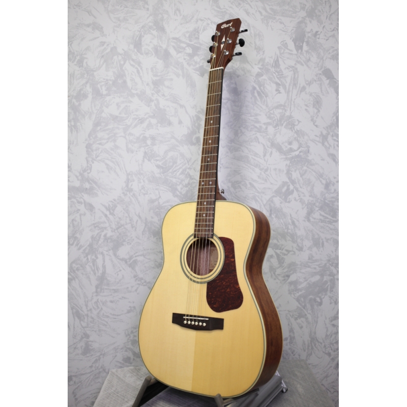 Cort - L100C - Concert Body Acoustic Guitar Solid Spruce Top