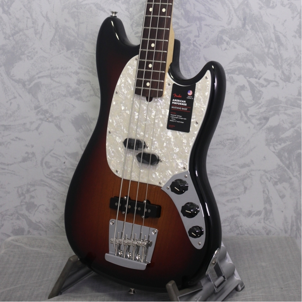 Fender American Performer Mustang Bass 3 Colour Sunburst