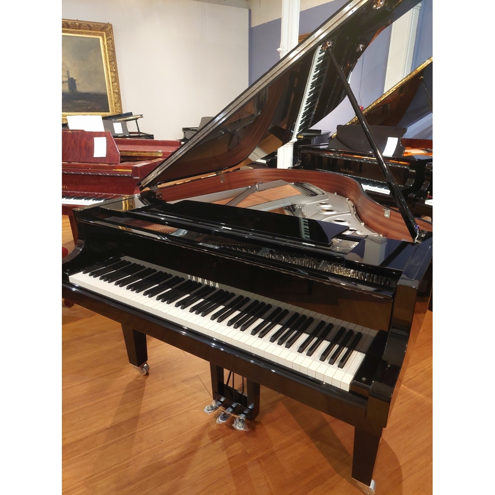 Yamaha C2X Chrome Grand Piano in Black Polyester